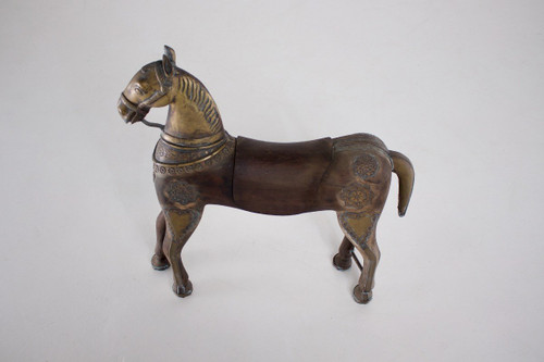 Cavallo del tempio di legno