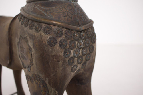 Cavallo del tempio in bronzo e legno