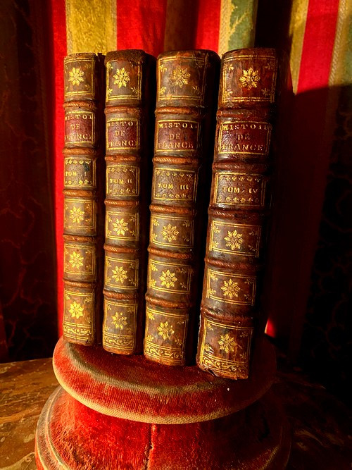 History of France under the Reigns of St Louis, Phil. of Valois, of King Jean of Ch. V 1 & of Ch. VI, by Choisy 17500