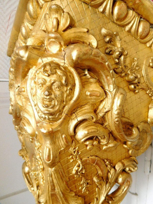 Coppia di grandi console angolari per vano scale - Stile Regency in legno dorato del XIX secolo