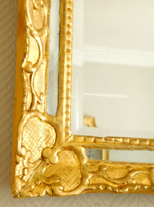Miroir à Pare Closes En Bois Doré et glace au mercure d'époque Louis XIV Régence 48x56cm