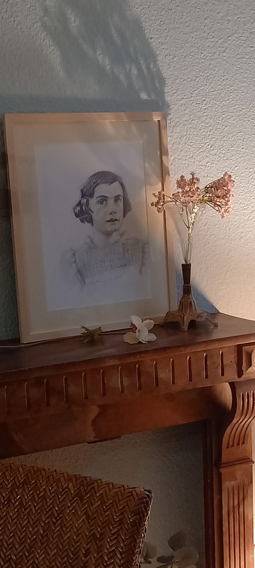 Ritratto di Anne Frank nel 1935/disegno