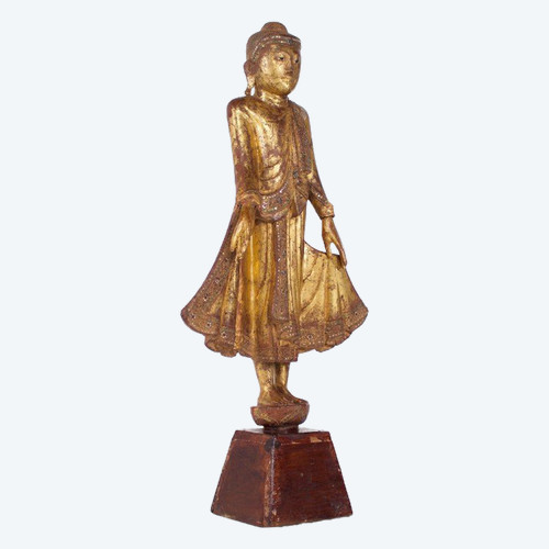 Buddha in piedi Birmania, Mandalay.