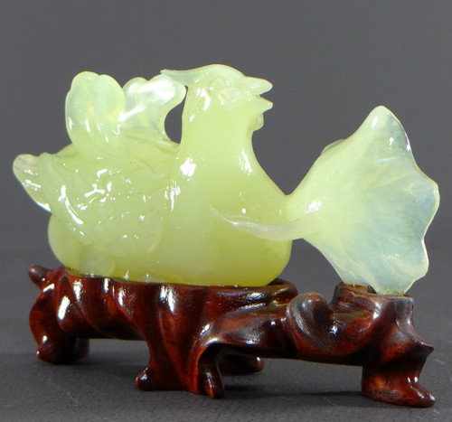 China, 1950er/1960er Jahre, Jade-Enten- und Blumenskulptur.