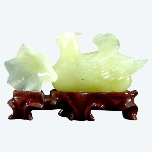 China, 1950er/1960er Jahre, Jade-Enten- und Blumenskulptur.