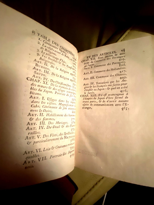 Deux volumes in 12 . A Paris 1755 , De l'Histoire Moderne de Rollin contenant les "Chinois et les Japonais".