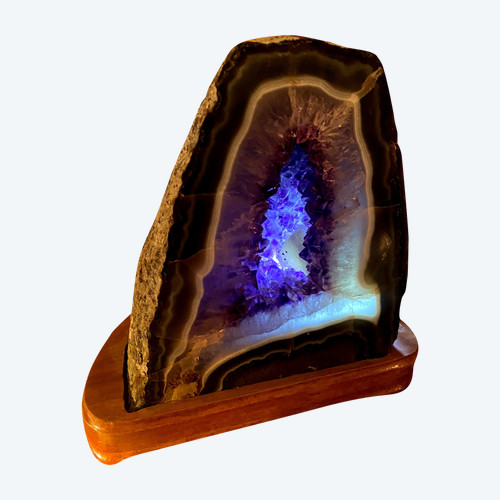 Rare géode d'améthyste à la transparence inégalée dans une gangue d'agate veinée avec inclusion de cristaux de calcite
