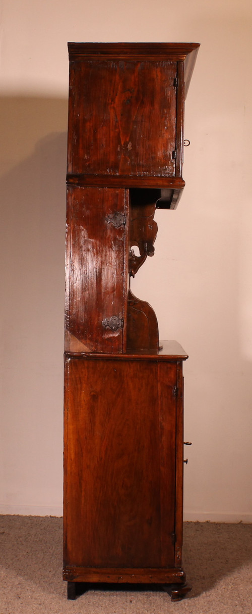 6 Doors Buffet In Walnut Dated 1639