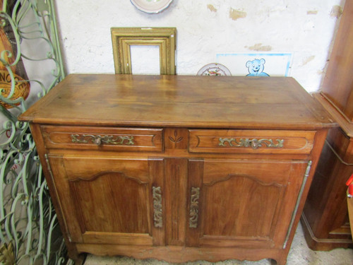 Buffet basso del XIX secolo