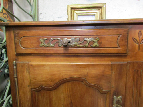 Buffet basso del XIX secolo