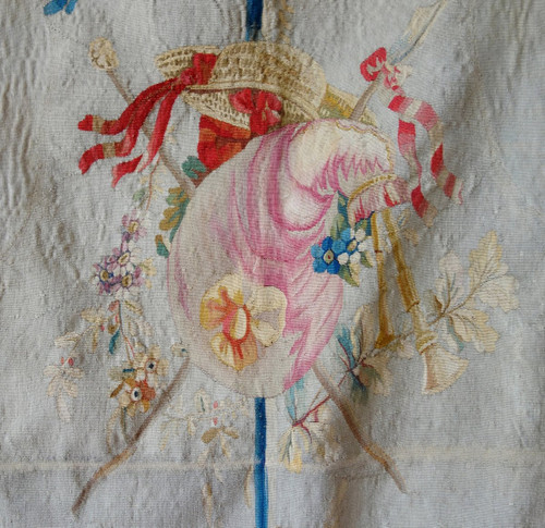 Aubusson Or Beauvais Fine Louis XVI Tapestry In Wool And Silk - Bagpipe Trophy