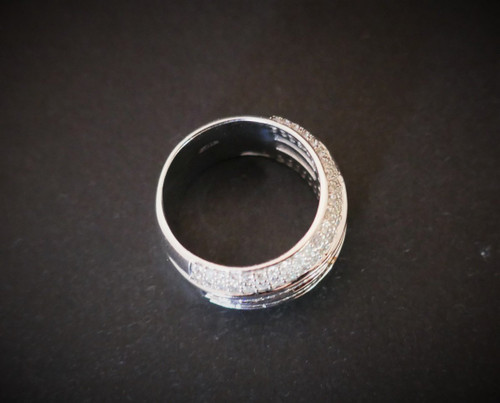Jonc Diamonds ring, 18-carat white gold.