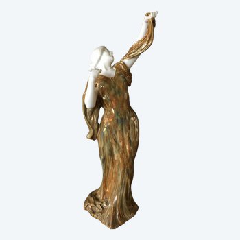 Céramique Art Nouveau. Grès émaillé et Biscuit. Danseuse.