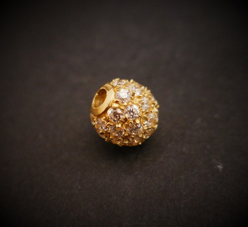 Anhänger und Kette aus 18 Karat Gold.