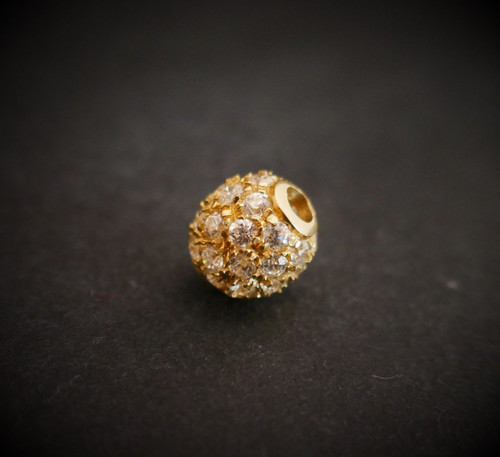 Anhänger und Kette aus 18 Karat Gold.