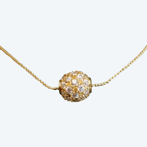 Anhänger und Kette aus 18 Karat Gold.