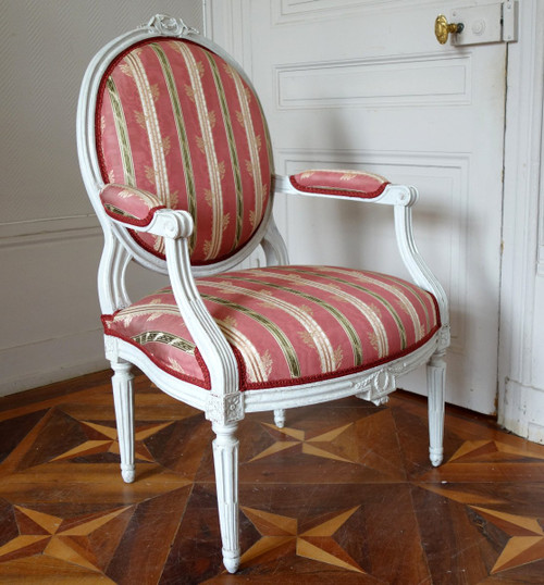 Mobilier De Salon - 6 Fauteuils à La Reine d'époque Louis XVI à Dossier Médaillon
