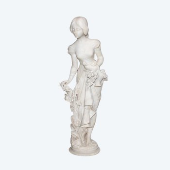 Grande Sculpture en Albâtre « Jeune fille au panier de fleurs » - 1900 