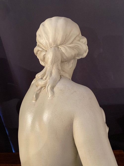 Statue La Baigneuse Assise Signée Falconet Datée 1764