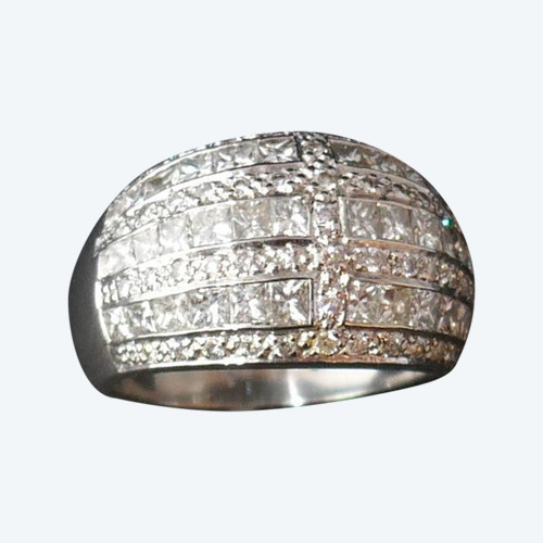 Anello con diamante da 1 carato.