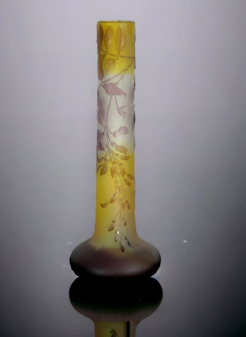 VASE BY ÉMILE GALLÉ NANCY WITH ART NOUVEAU PERIOD FOLIAGE DECORATION, 45 CM