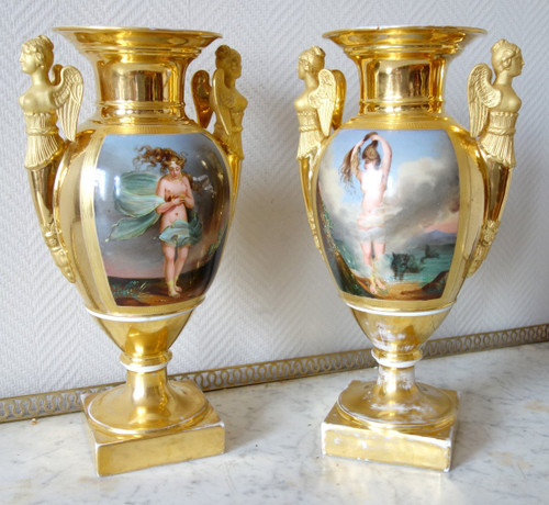 Coppia di grandi vasi in porcellana del periodo Impero - allegorie dell'aria e dell'acqua - 38,5 cm