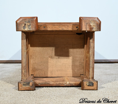 Table de Chevet en Merisier et Frêne – Fin XIXe