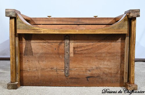 Petite Commode Chiffonnière de Propriété en Noyer, époque Directoire – Début XIXe