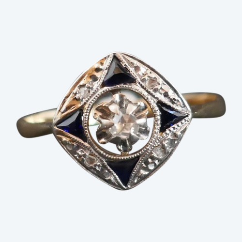 Anello Art Déco con diamanti e zaffiri.