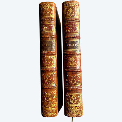 Les Trusculanes de Cicéron en deux beaux volumes in 12 imprimés à Paris chez la Vve Gandouin en 1747