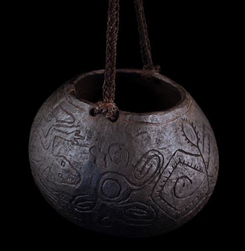 Noix de coco ciselée, coupe rituelle, art tribal, Océanie, art océanien, arts premiers, objet rituel
