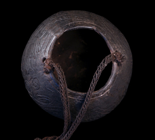 Noix de coco ciselée, coupe rituelle, art tribal, Océanie, art océanien, arts premiers, objet rituel