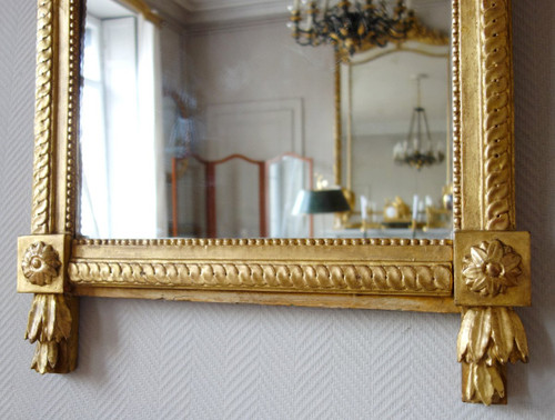 Grand Miroir En Bois Doré d'époque Louis XVI, Modèle Provençal, Fronton à Trophée De Musique