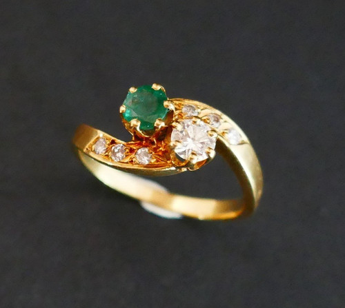 Anello Toi Et Moi con smeraldi e diamanti.