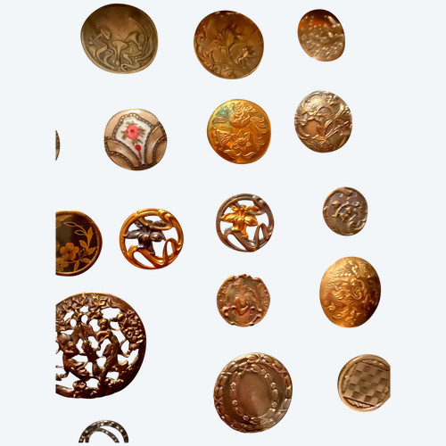 Rare collection encadrée de boutons d'habits anciens de différentes natures et époque