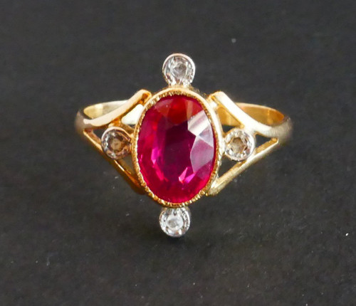 Art Nouveau Red Stone And Diamond Ring, 18 Carat Yellow Gold.