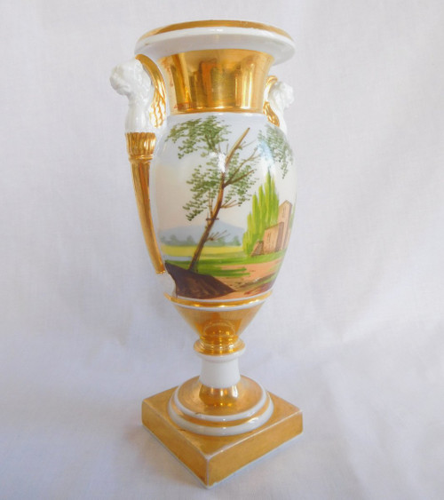 Empire Vase aus Pariser Porzellan mit Büsten Büsten von geflügelten Löwen - Italienische Landschaften 22cm