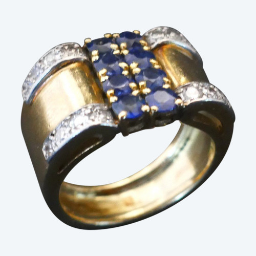 Anello Tank con zaffiro e diamanti, oro 18 carati.