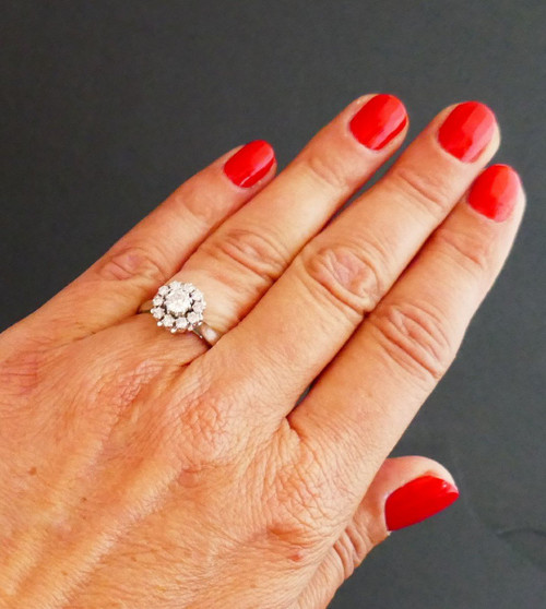 Anello Marguerite, 1 carato di diamanti, oro bianco 18 carati.