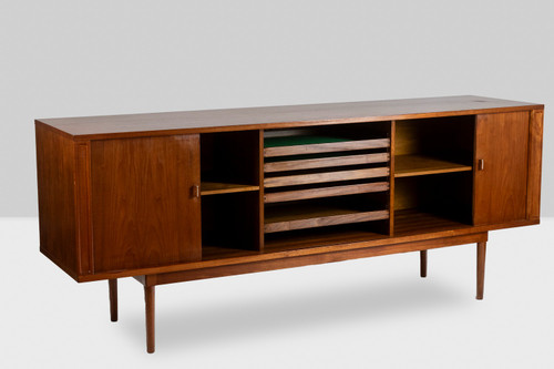 Peter Løvig Nielsen. Teak sideboard. 1970s