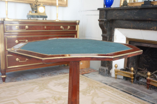 Table à jeu guéridon octogonal d'époque Directoire en acajou et ébène, fin XVIIIe siècle