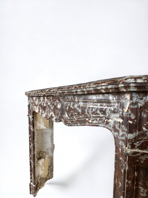 Cheminée en marbre rouge de style Louis XV fin 19ème siècle