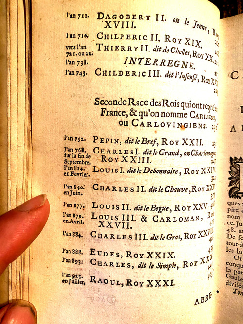 Chronological summary of the History of France by François de Mézeray, in 5 beautiful volumes in vellum from the time in Amsterdam Henri Schelte 1701