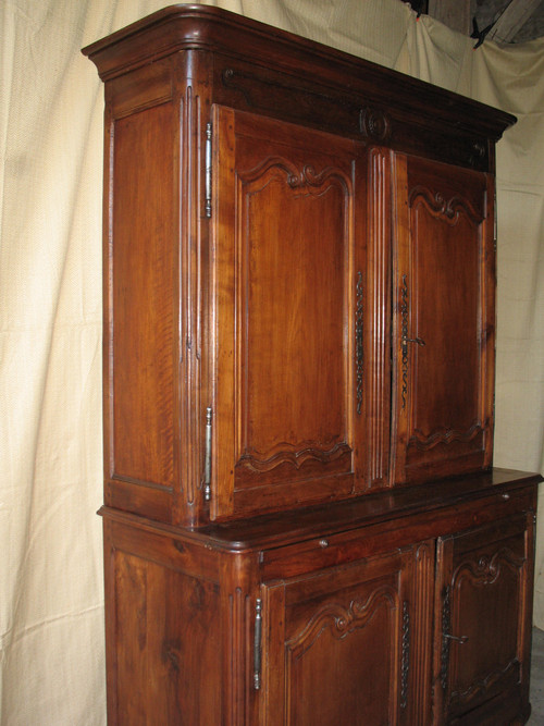 Credenza Charentes a due corpi in ciliegio massiccio, fine XVIII secolo, stile Luigi XV