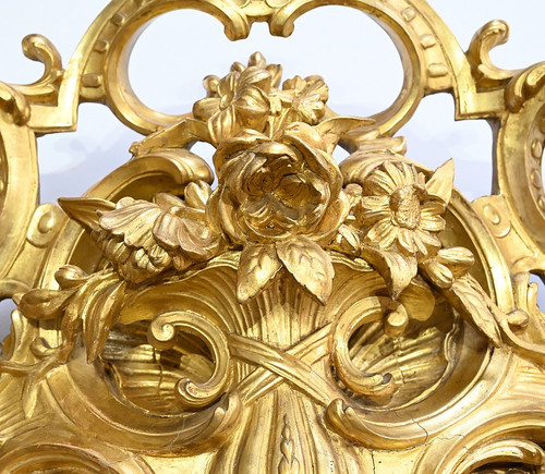 Important Miroir Louis XV en bois doré – Début XIXe