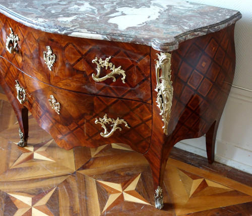 Commode Louis XV En Marqueterie De Bois De Violette