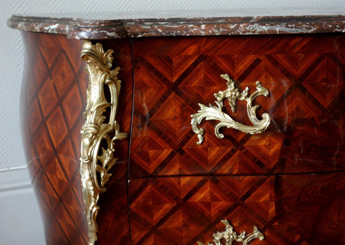 Commode Louis XV En Marqueterie De Bois De Violette