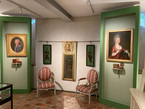Suite De 4 Trophées En Bois Finement Sculptés, Trophées d'Armes Militaires, époque Louis XVI