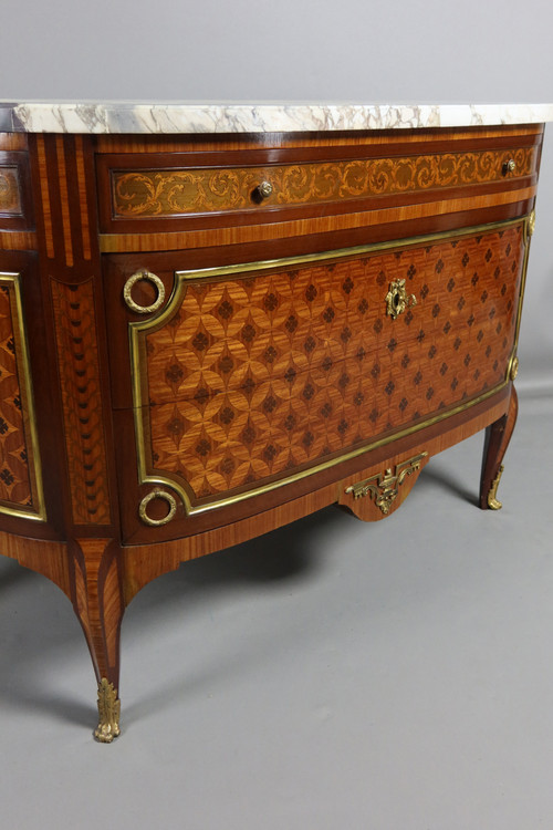 Marquetry chest of drawers