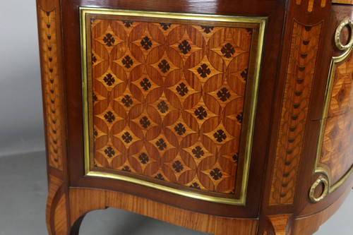 Marquetry chest of drawers